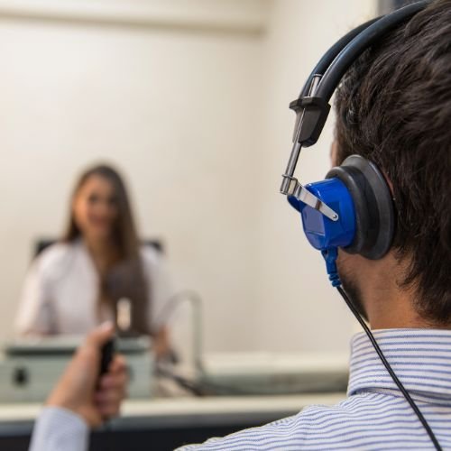 Atendimento com Fonoaudióloga Especializada Atendimento com Fonoaudióloga Especializada